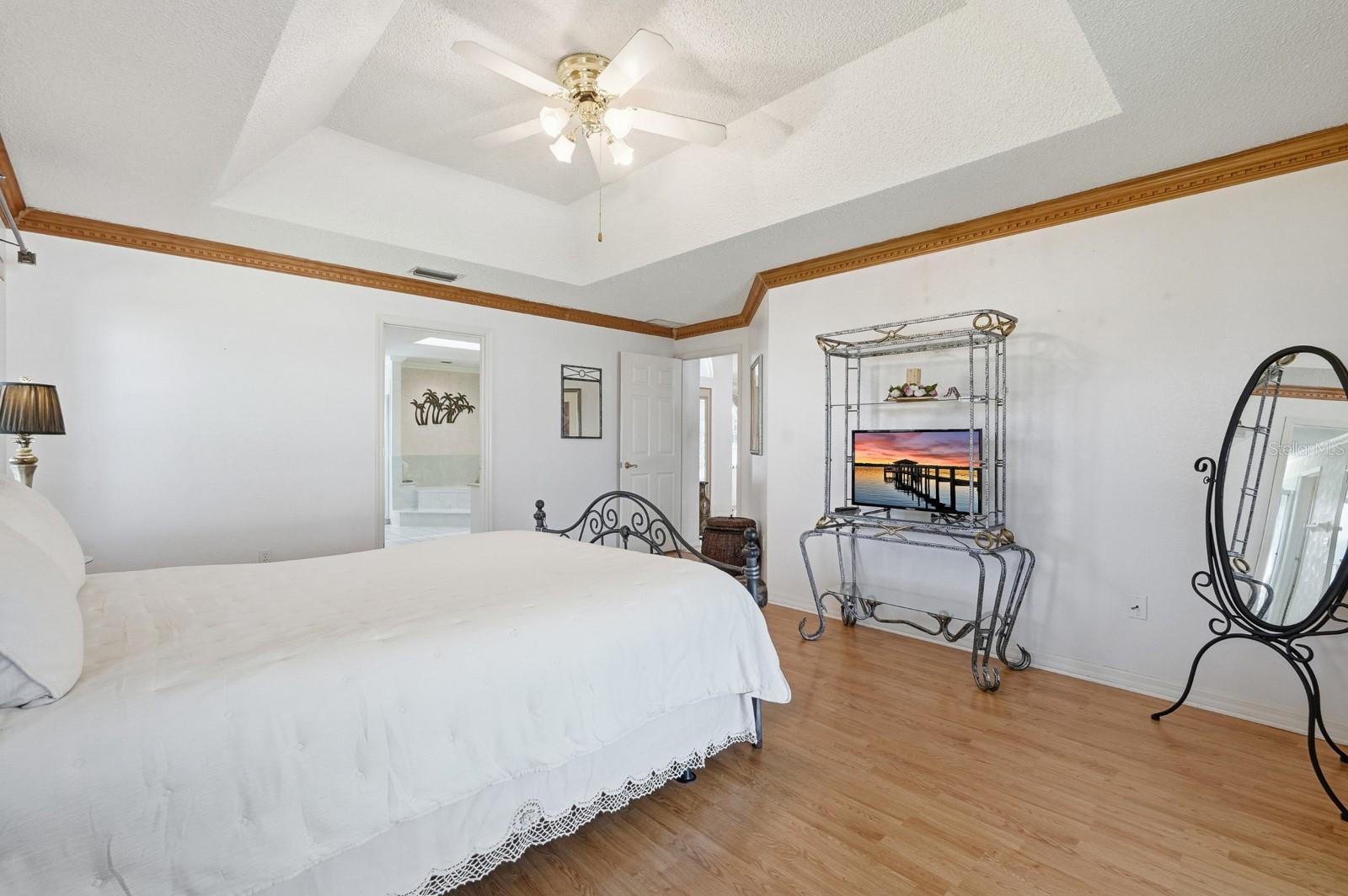 Image 27 of 49 For 33 Poinsettia Lane