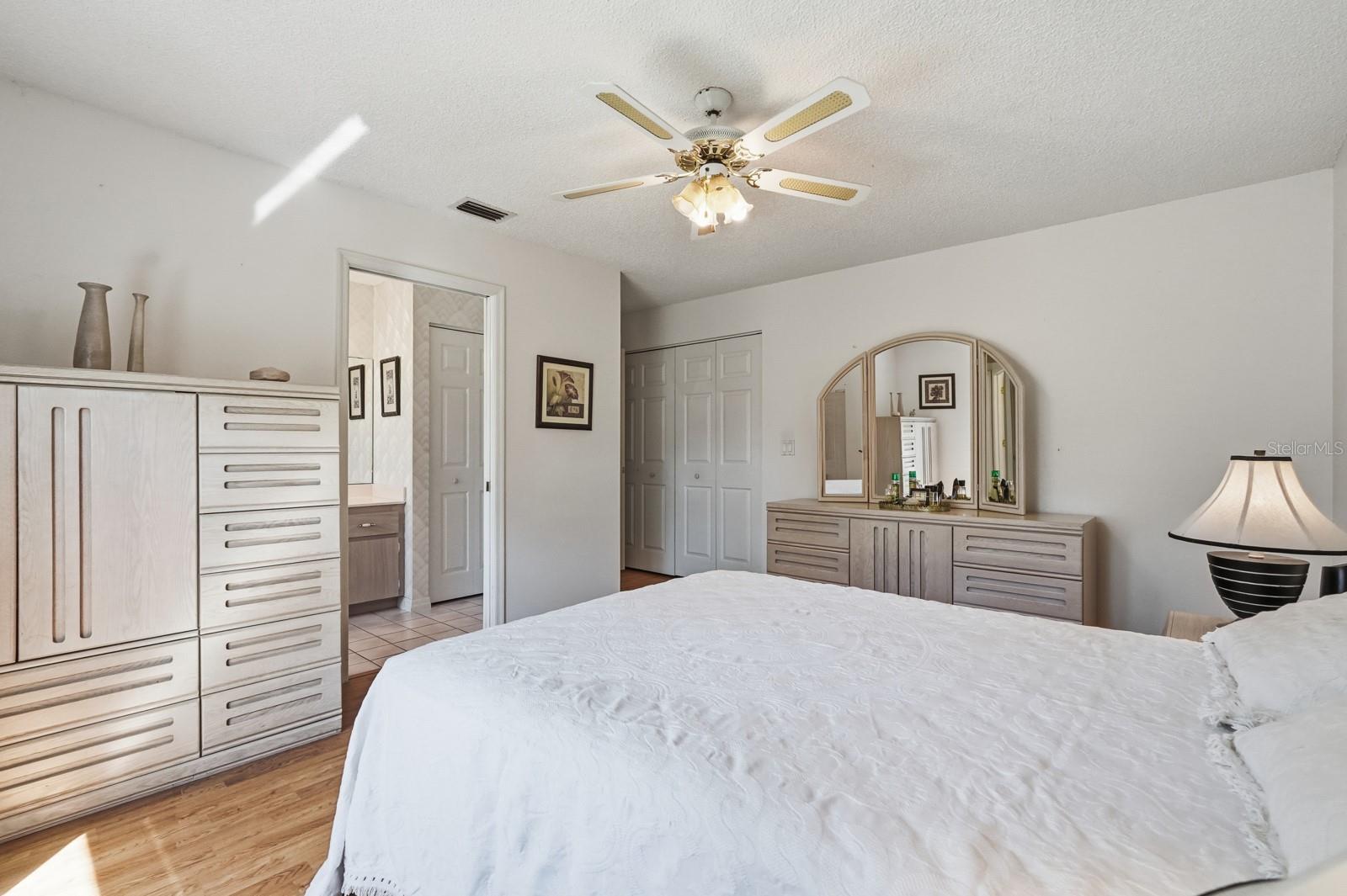 Image 34 of 49 For 33 Poinsettia Lane