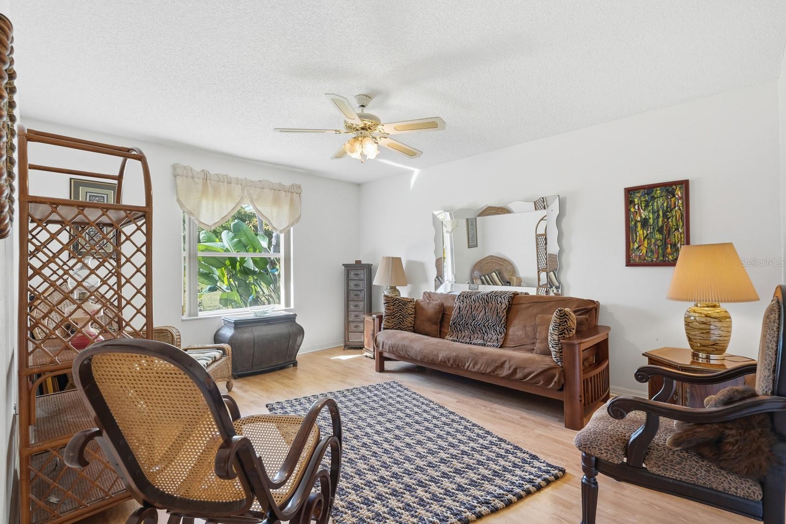 Image 36 of 49 For 33 Poinsettia Lane