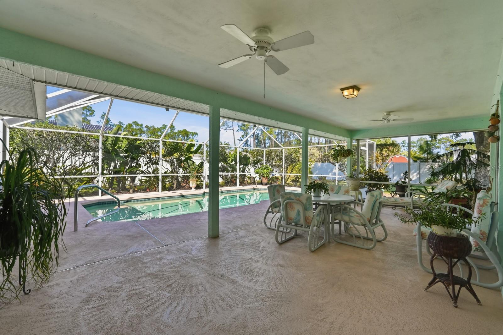 Image 39 of 49 For 33 Poinsettia Lane