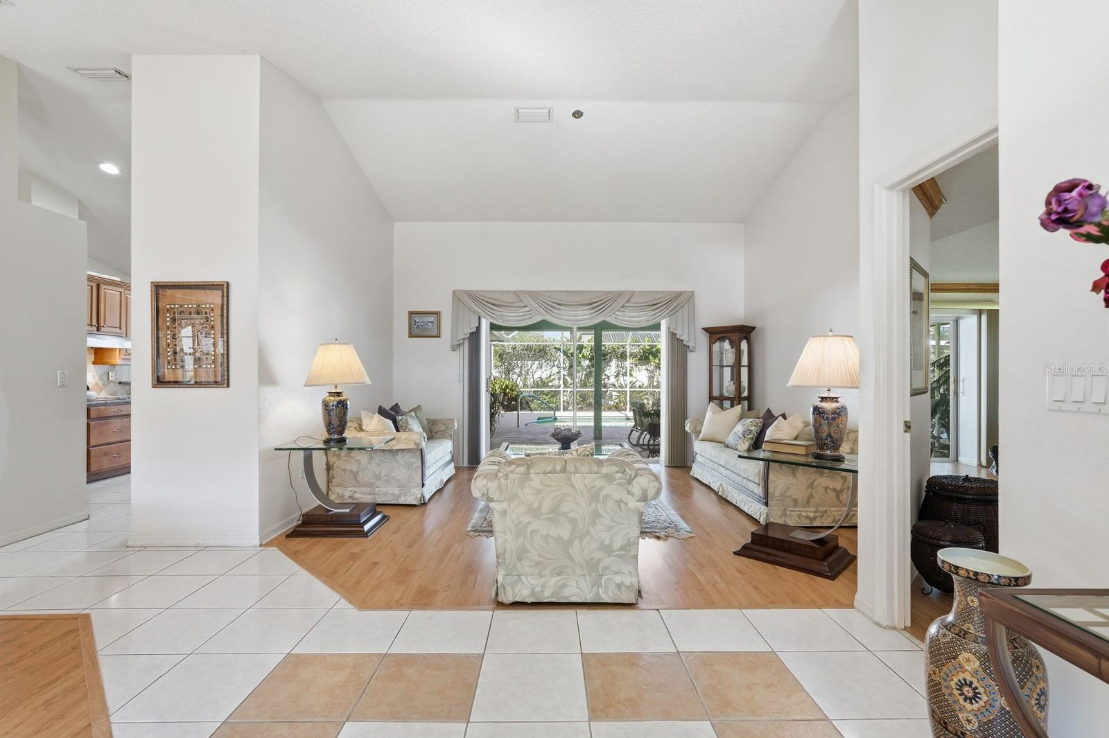 Image 8 of 49 For 33 Poinsettia Lane