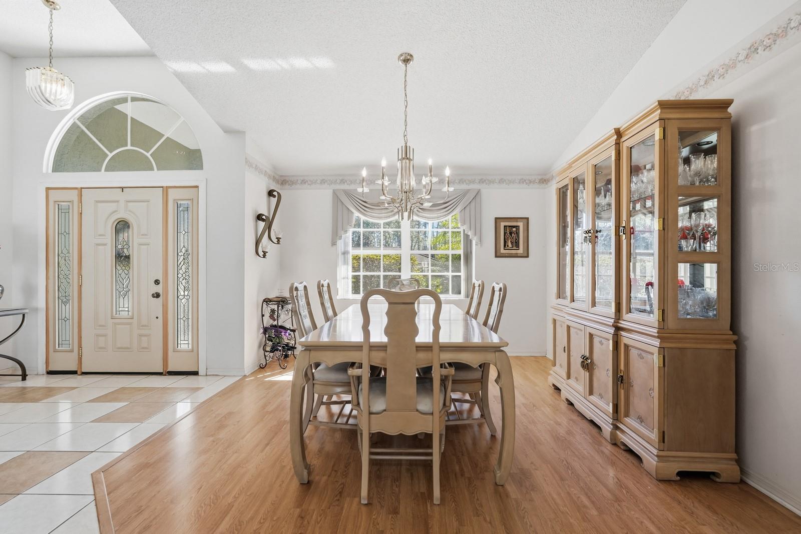 Image 9 of 49 For 33 Poinsettia Lane