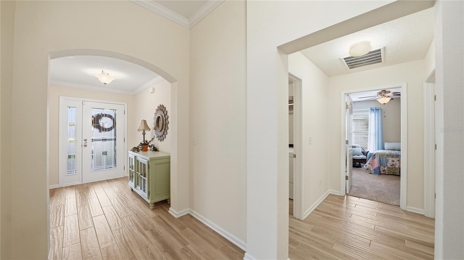 Image 28 of 45 For 20 Country Club Harbor Circle