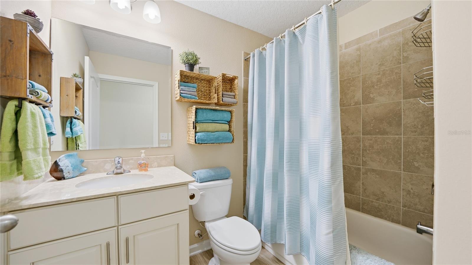 Image 31 of 45 For 20 Country Club Harbor Circle