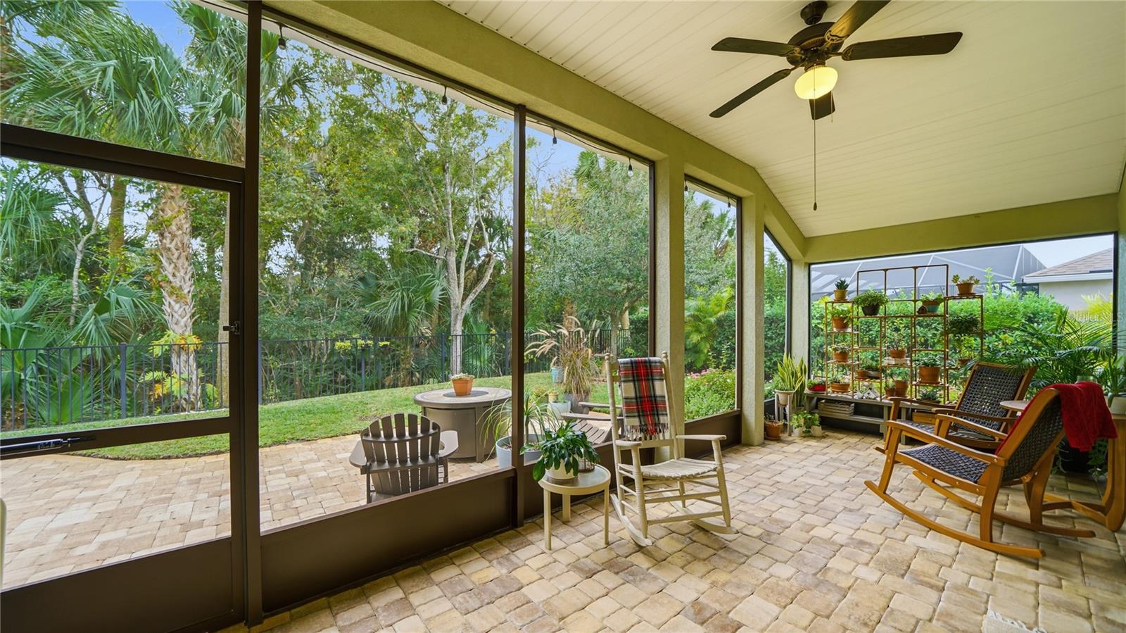 Image 33 of 45 For 20 Country Club Harbor Circle