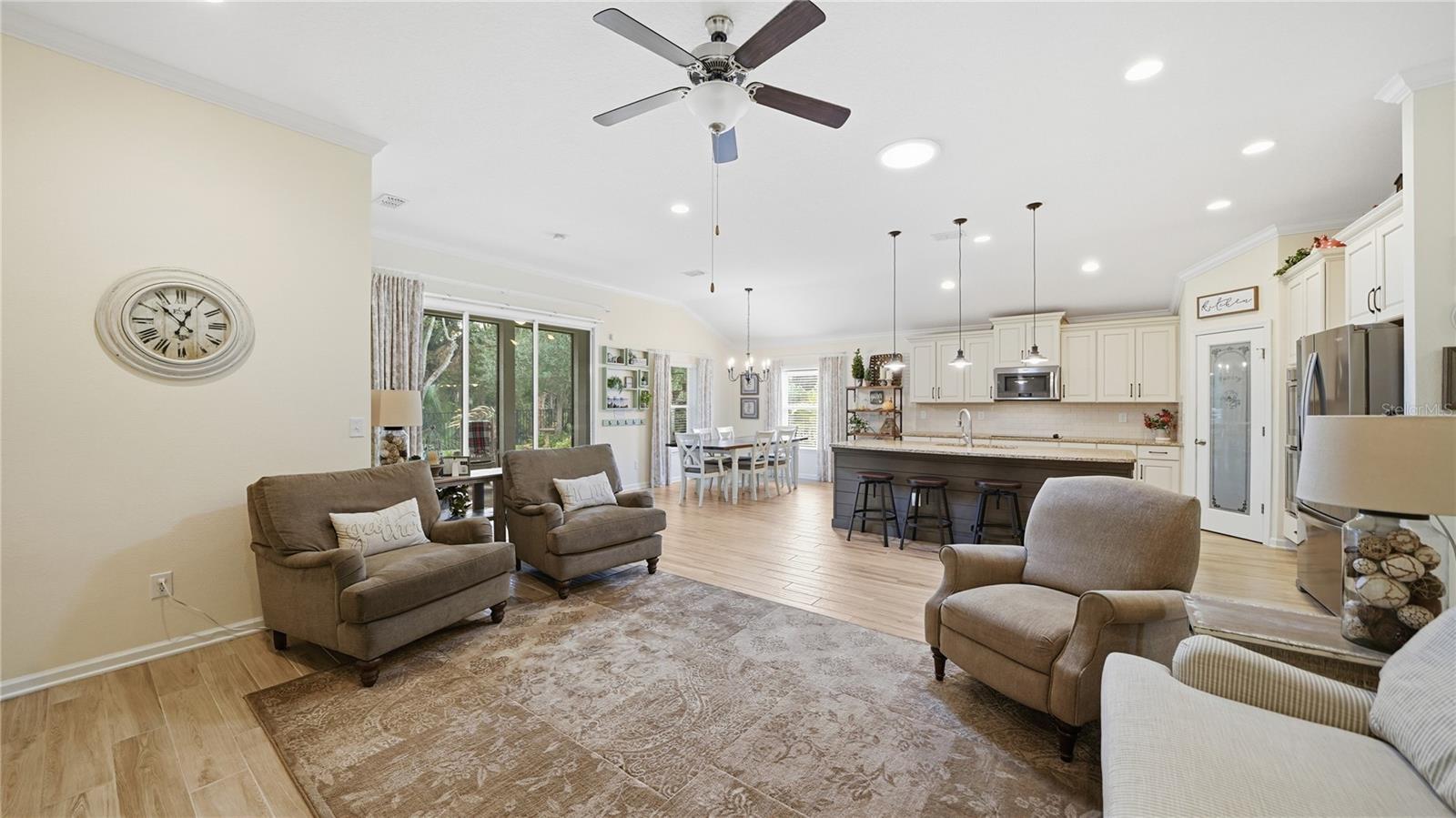 Image 5 of 45 For 20 Country Club Harbor Circle