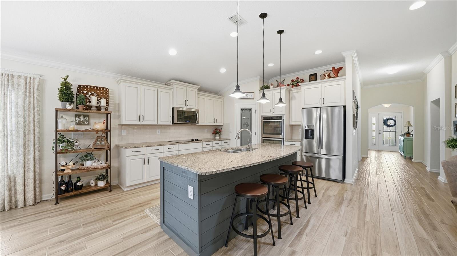 Image 6 of 45 For 20 Country Club Harbor Circle