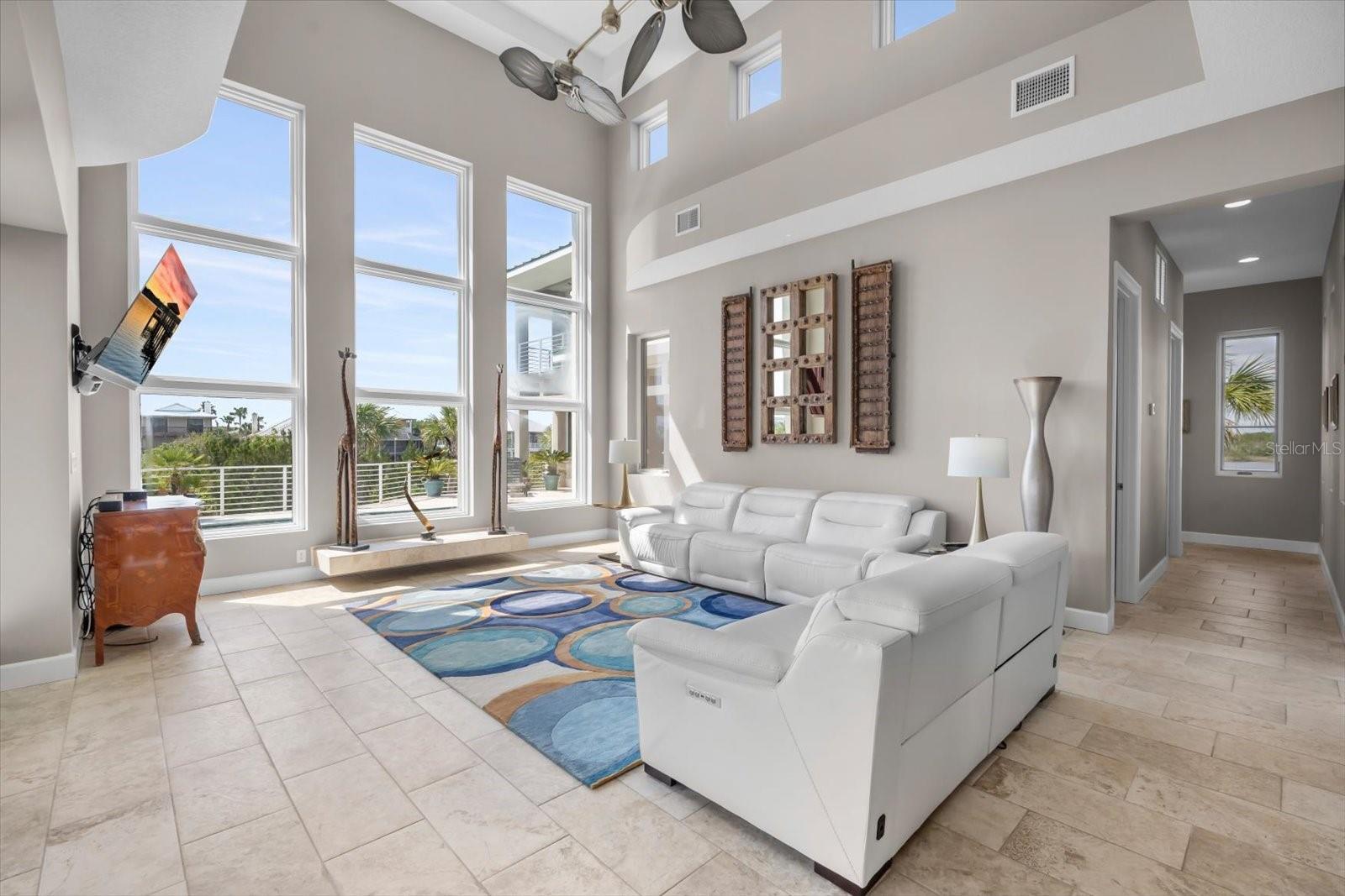 Image 18 of 89 For 2590 Palm Avenue