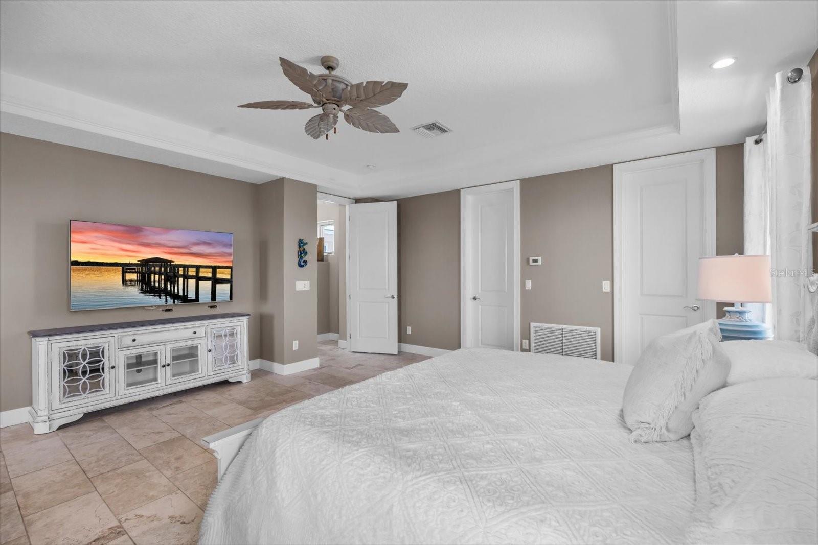 Image 27 of 89 For 2590 Palm Avenue