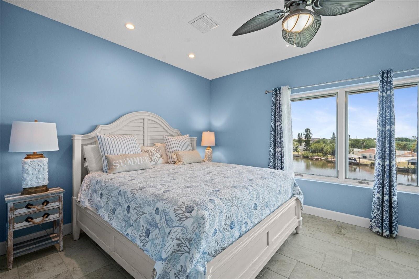 Image 37 of 89 For 2590 Palm Avenue