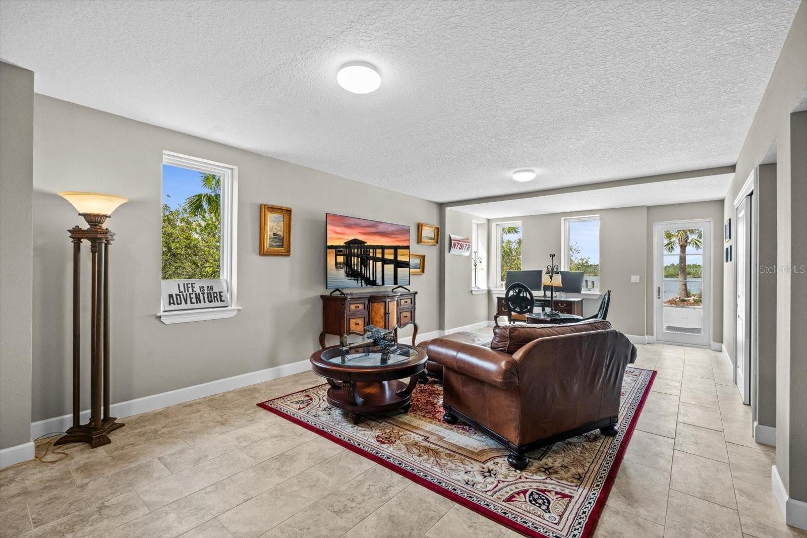 Image 40 of 89 For 2590 Palm Avenue