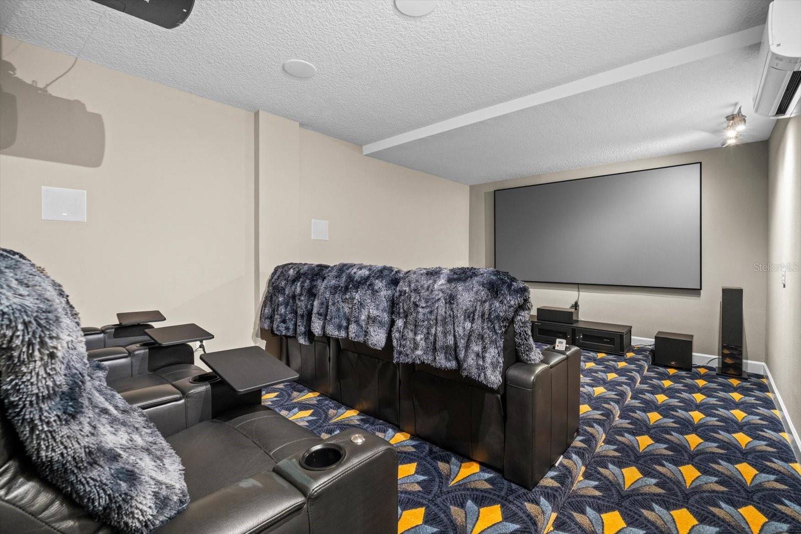 Image 44 of 89 For 2590 Palm Avenue