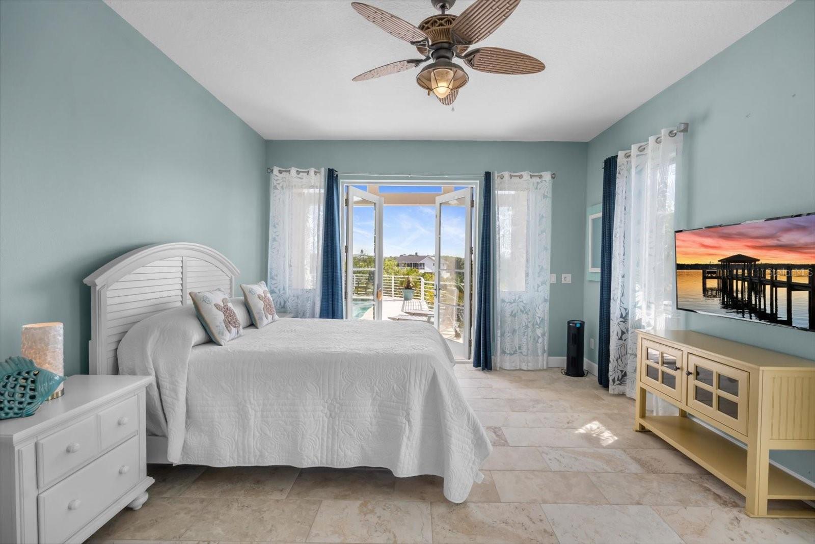 Image 50 of 89 For 2590 Palm Avenue