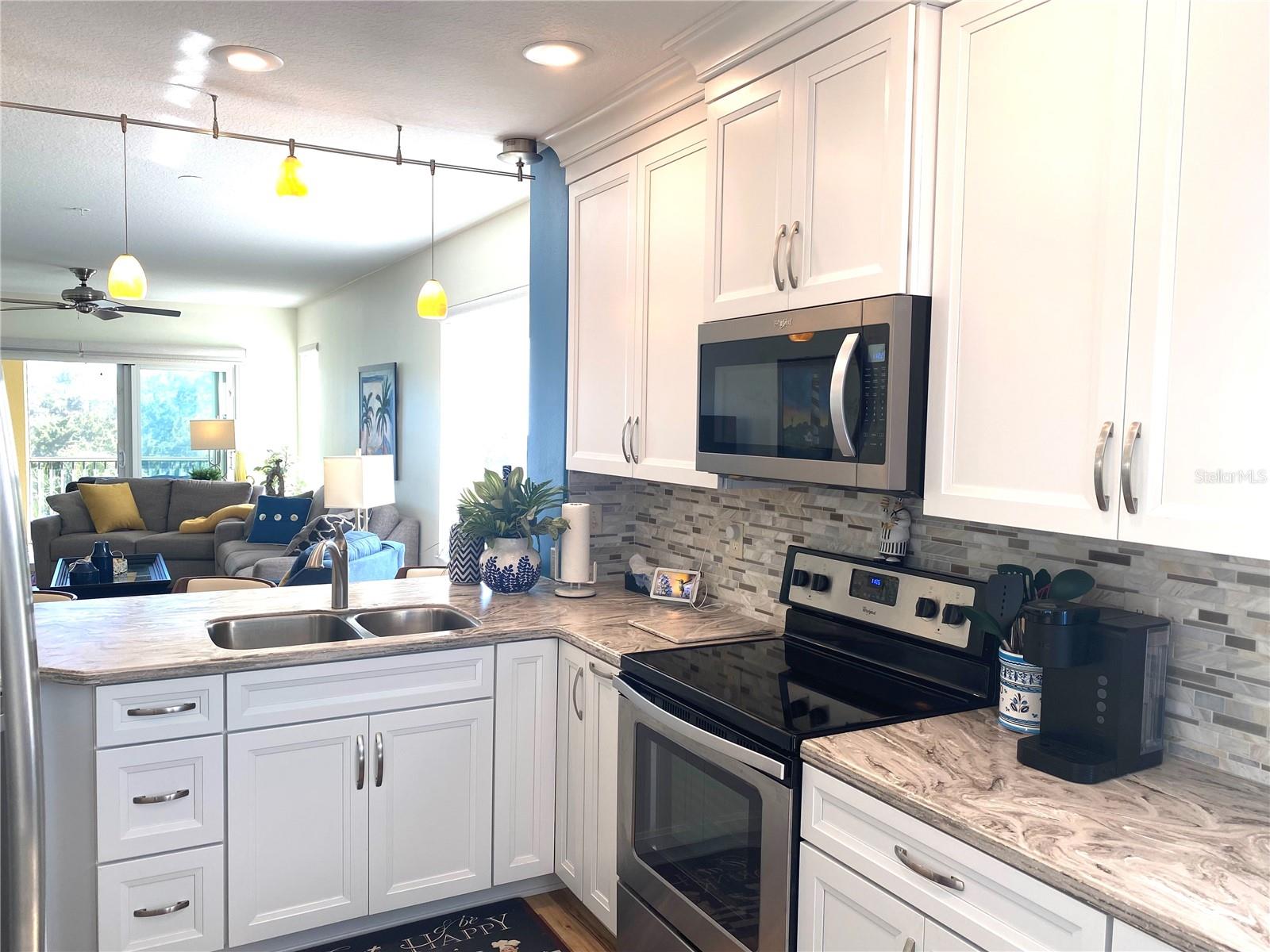 Image 14 of 76 For 700 Canopy Walk Lane 735