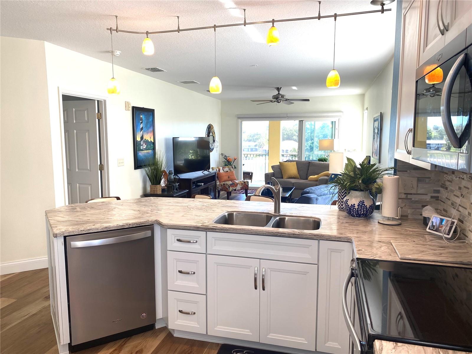 Image 15 of 76 For 700 Canopy Walk Lane 735