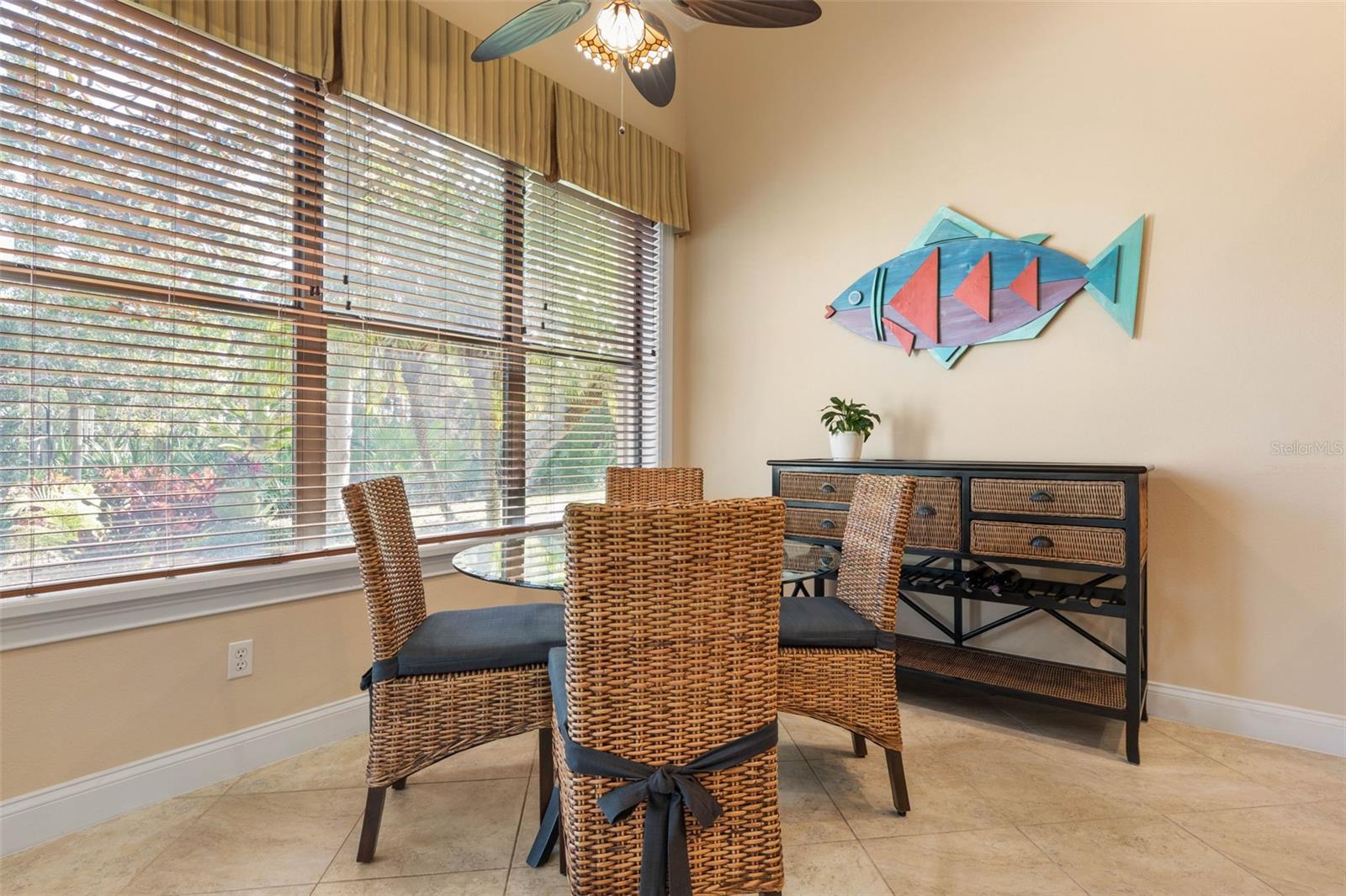 Image 19 of 100 For 30 Lakeside Drive