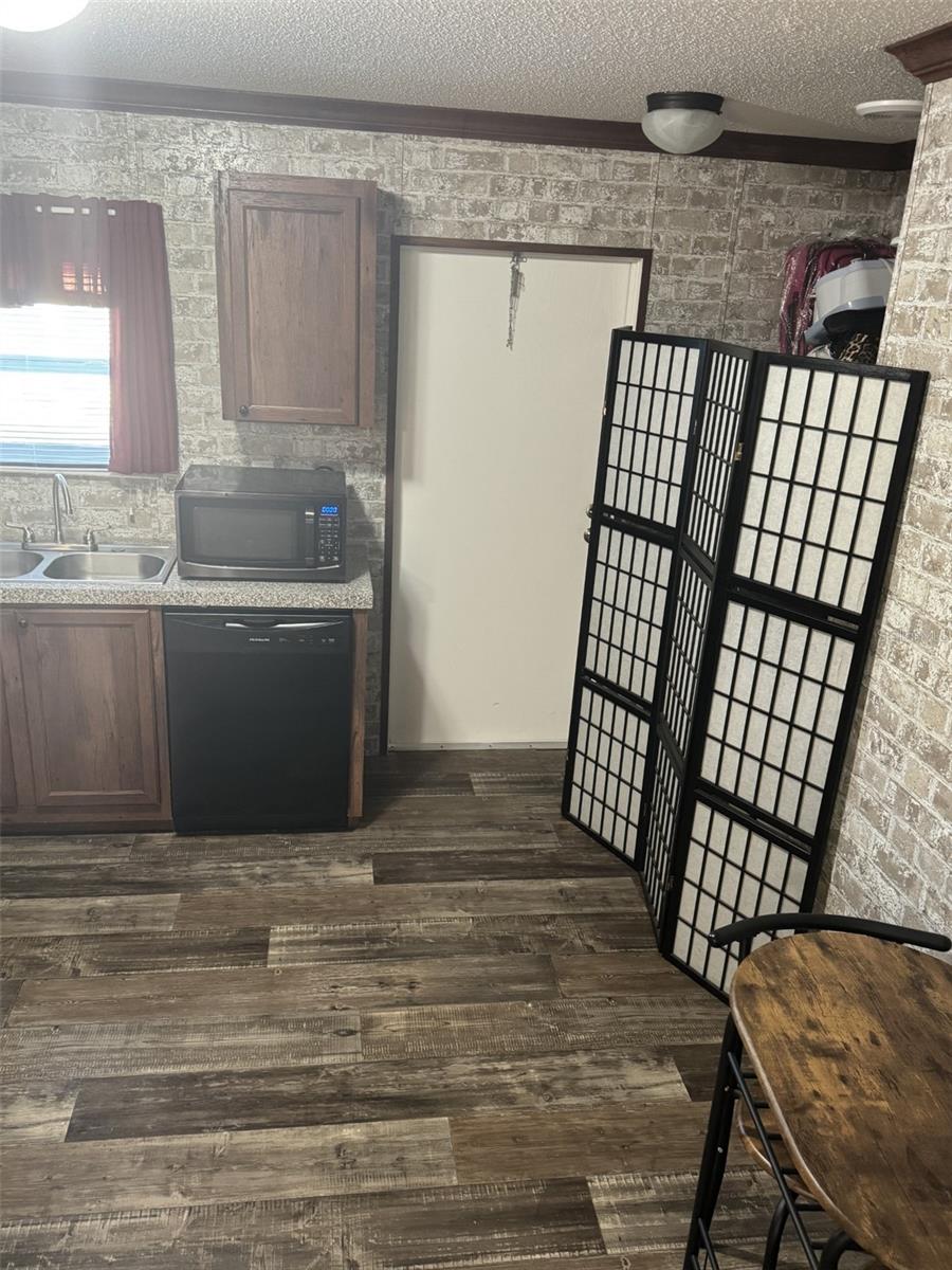 Image 12 of 52 For 1111 Avenue G