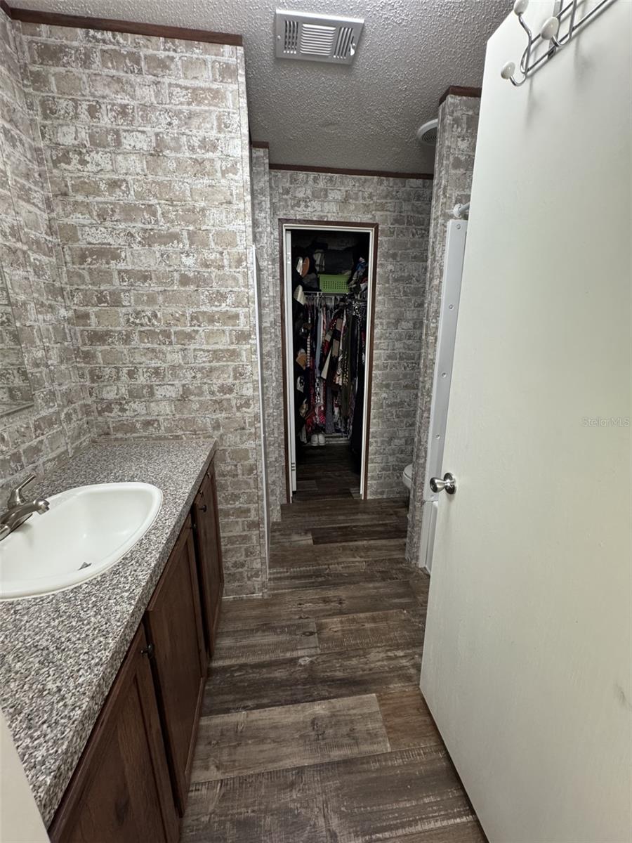 Image 17 of 52 For 1111 Avenue G