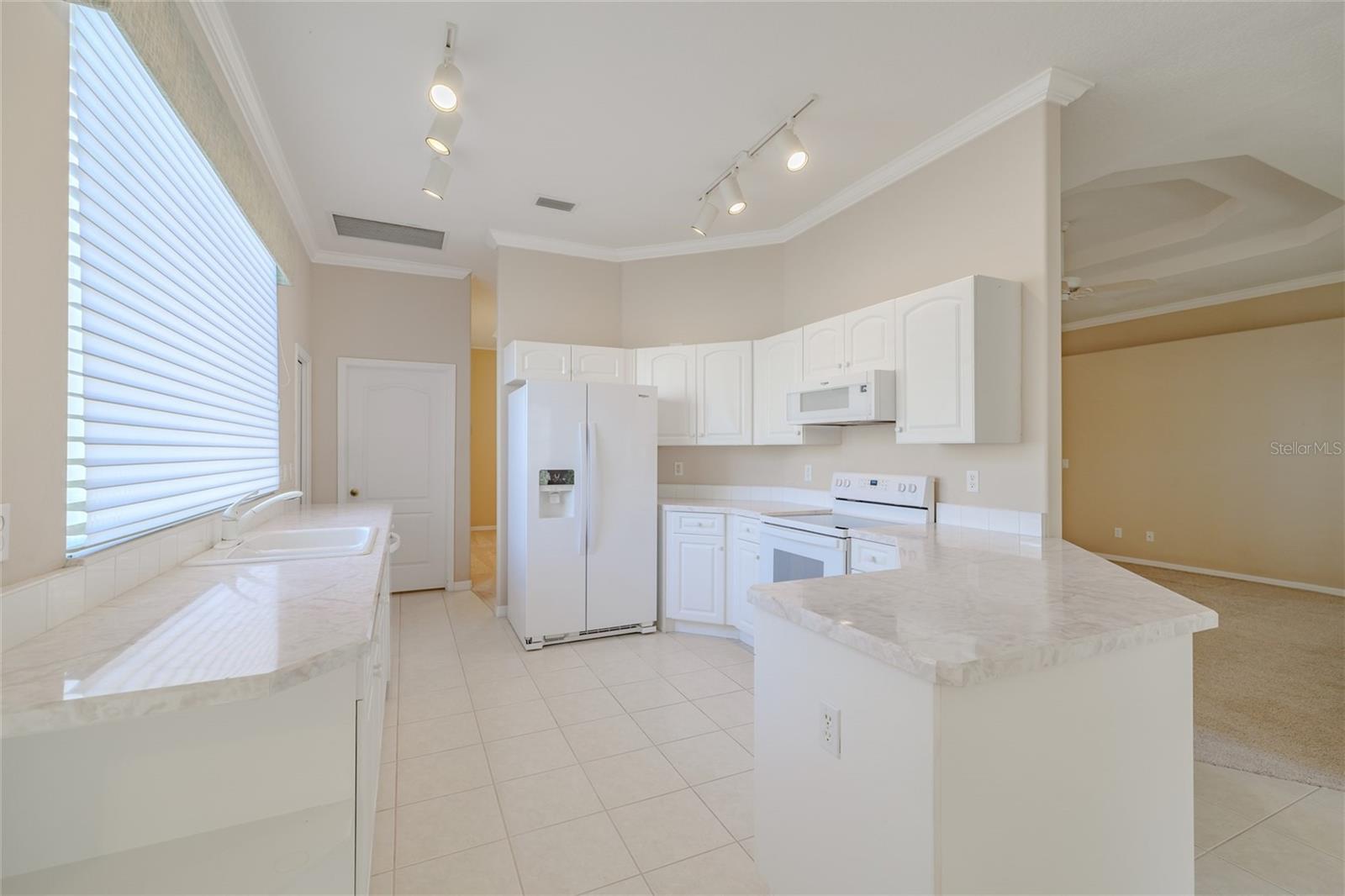 Image 14 of 34 For 14 Ibis Court N