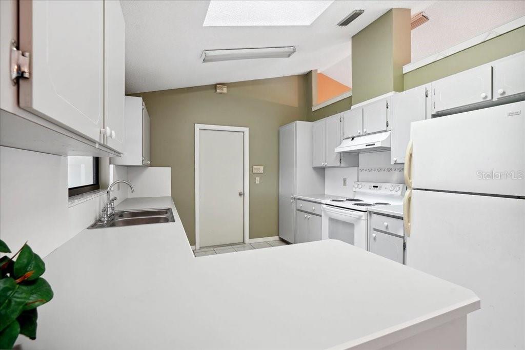 Image 19 of 27 For 20 Forsythe Lane