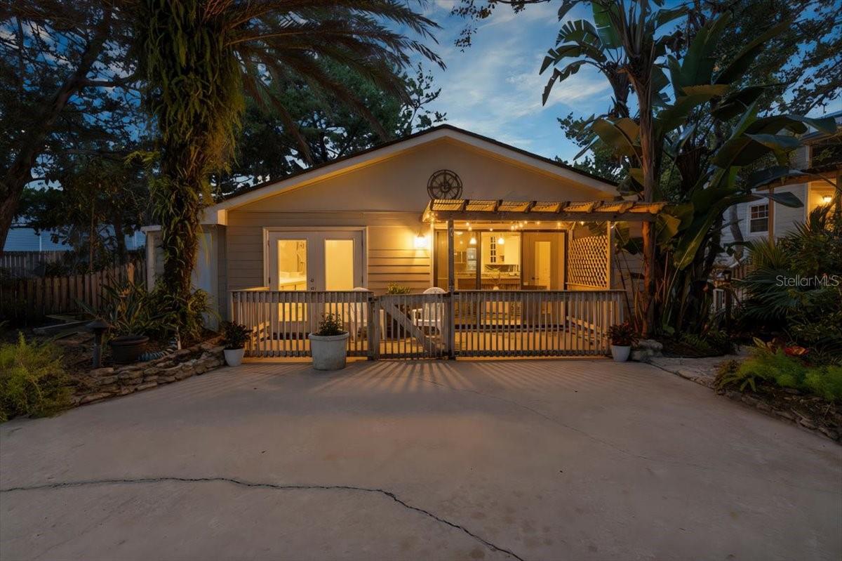 Image 3 of 65 For 6 Manatee Court