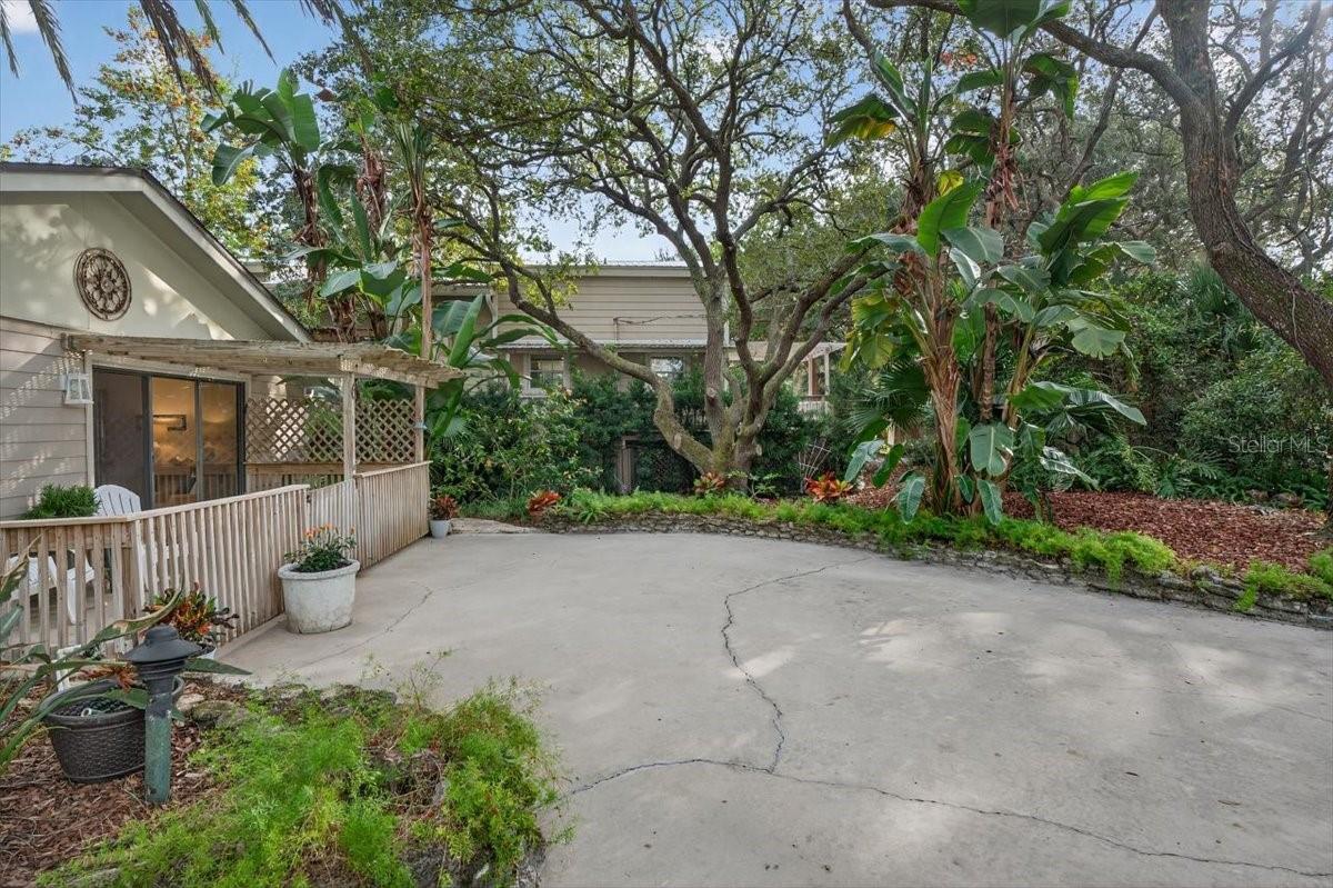 Image 4 of 65 For 6 Manatee Court