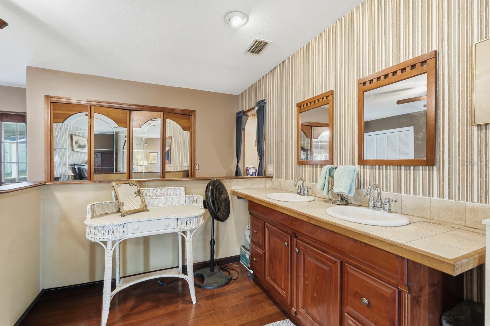 Image 21 of 50 For 466 Leland Drive