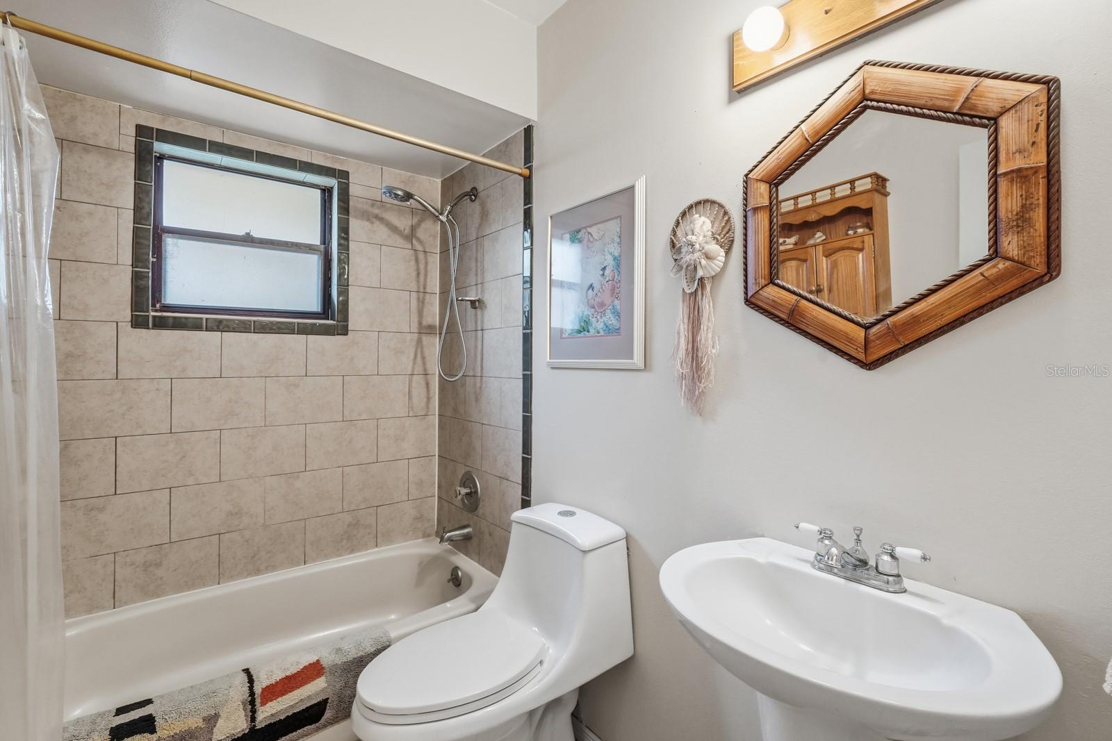 Image 24 of 50 For 466 Leland Drive