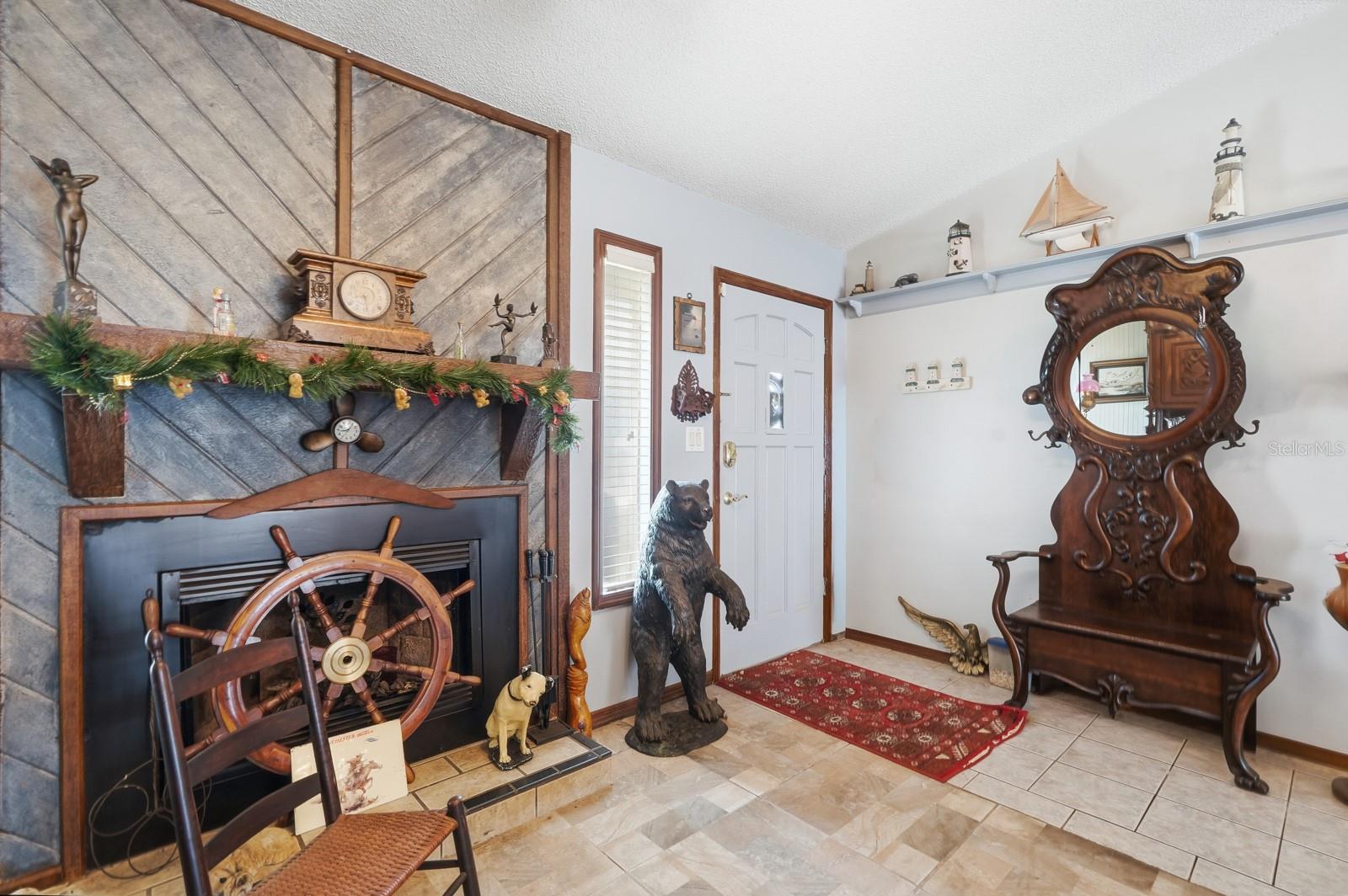 Image 5 of 50 For 466 Leland Drive