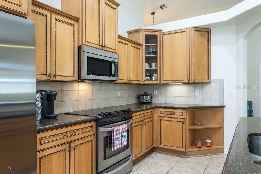 Listing photo id 8 for 150 Waterside Parkway