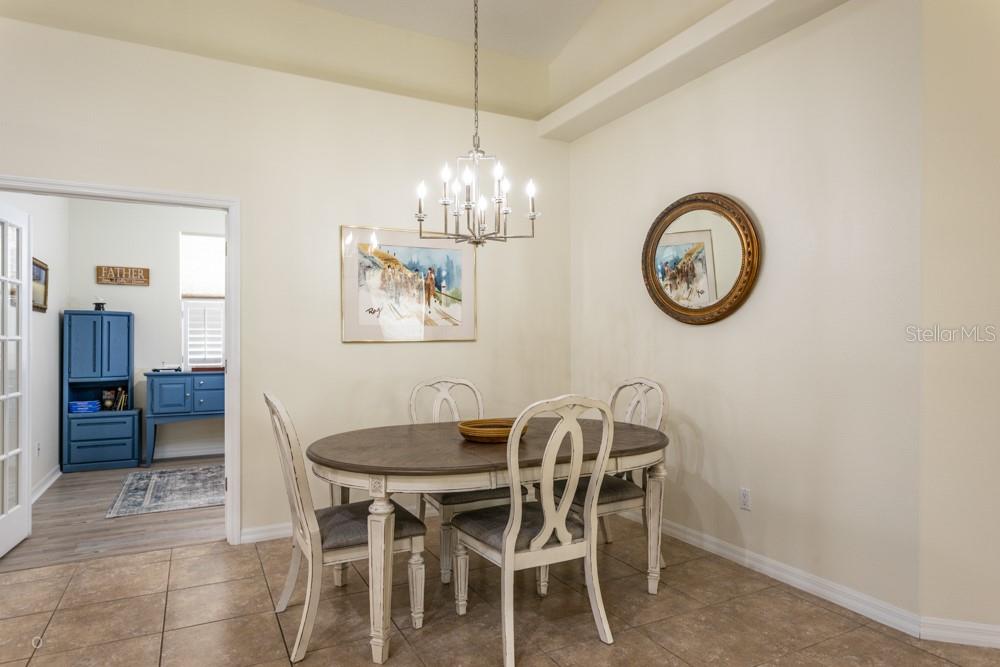 Listing photo id 15 for 150 Waterside Parkway