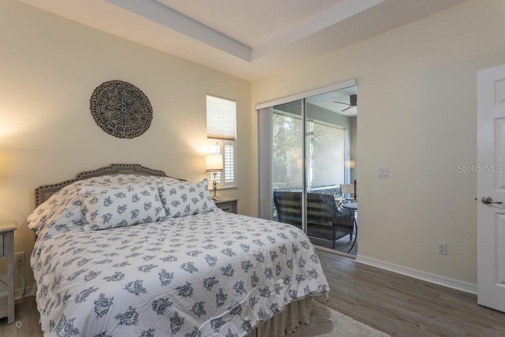 Listing photo id 19 for 150 Waterside Parkway