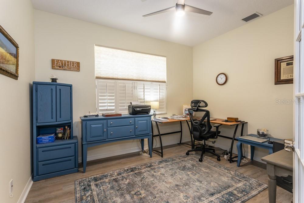 Listing photo id 22 for 150 Waterside Parkway