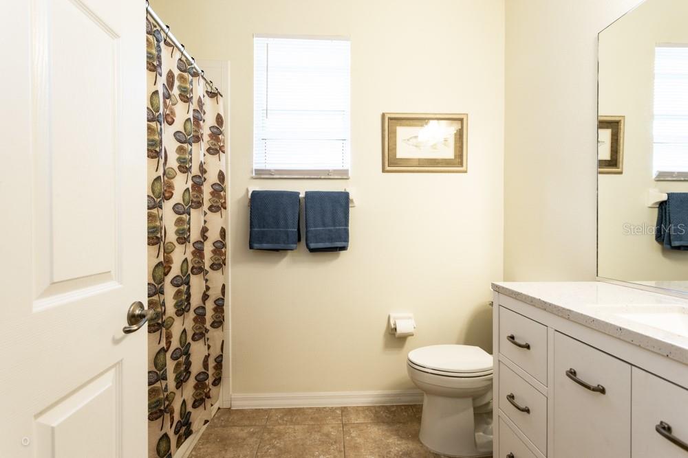 Listing photo id 25 for 150 Waterside Parkway