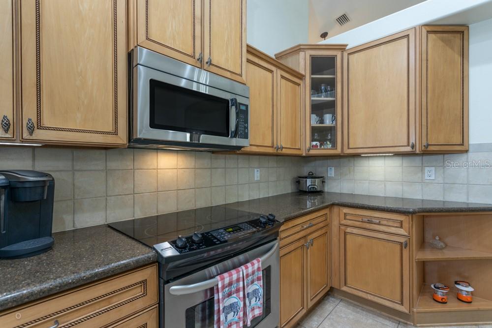 Listing photo id 3 for 150 Waterside Parkway