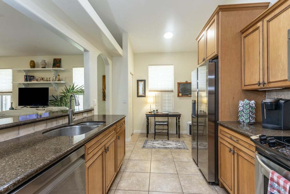 Listing photo id 6 for 150 Waterside Parkway