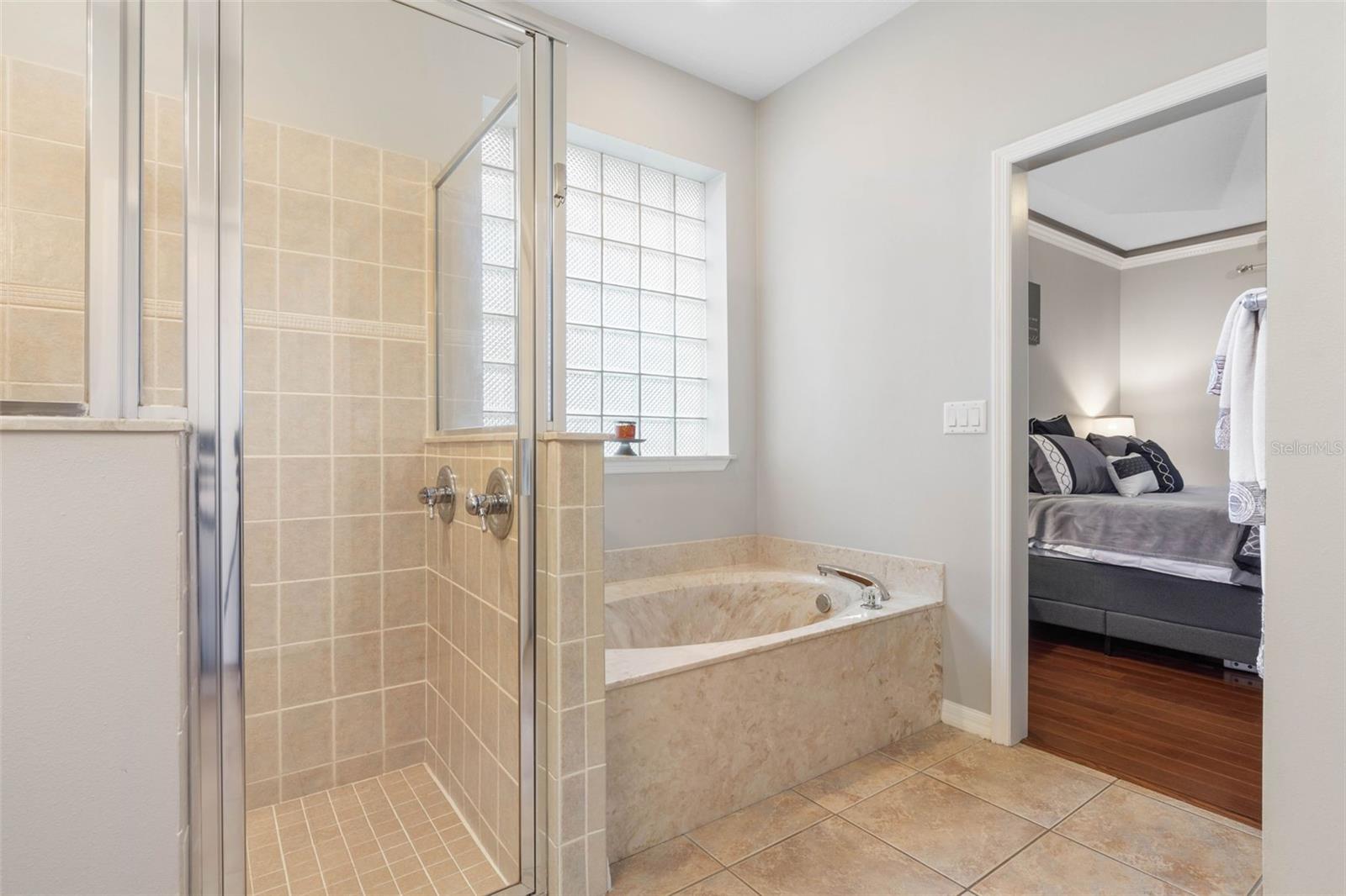 Image 25 of 55 For 21 Whitehall Court