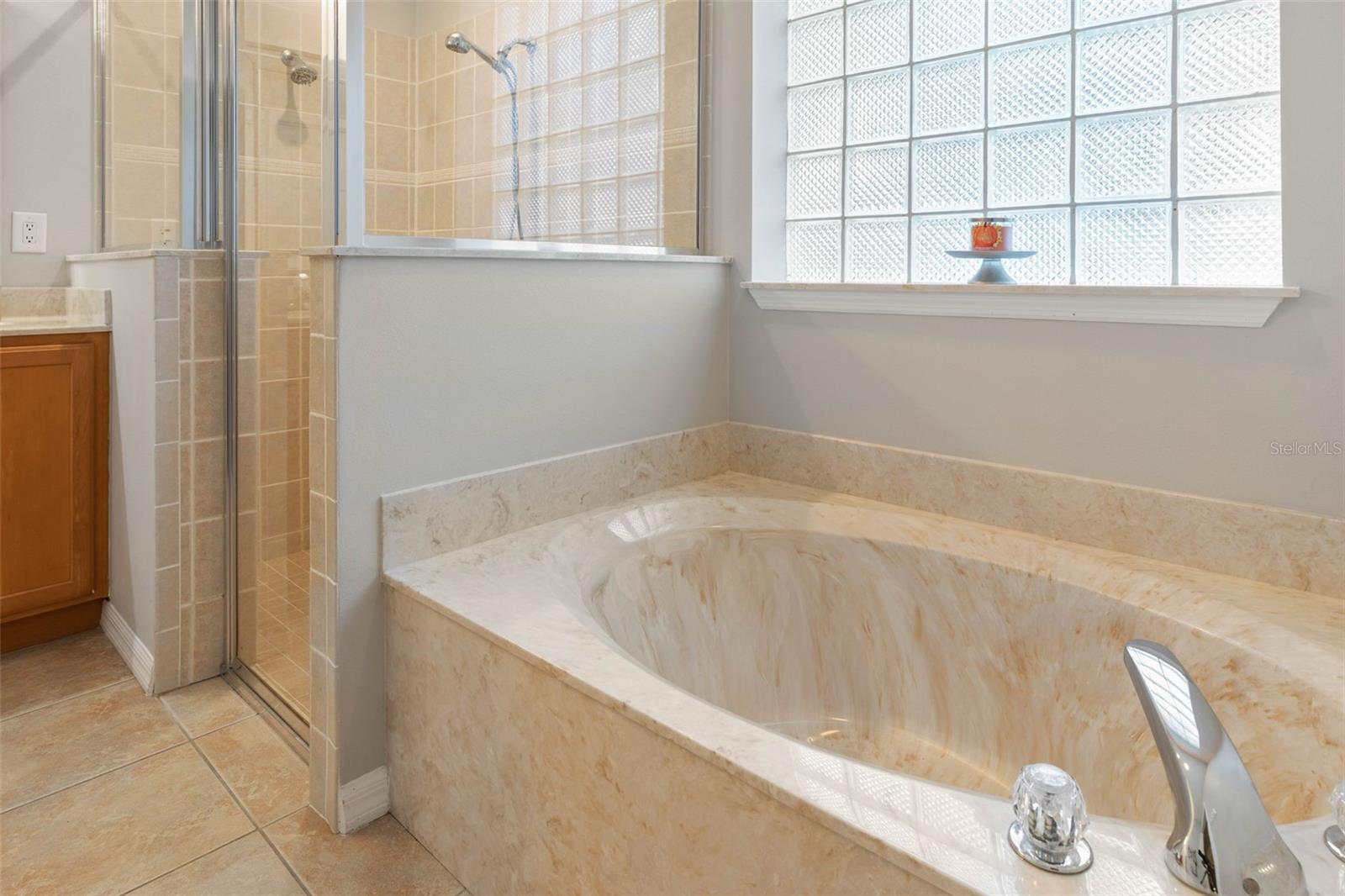 Image 26 of 55 For 21 Whitehall Court