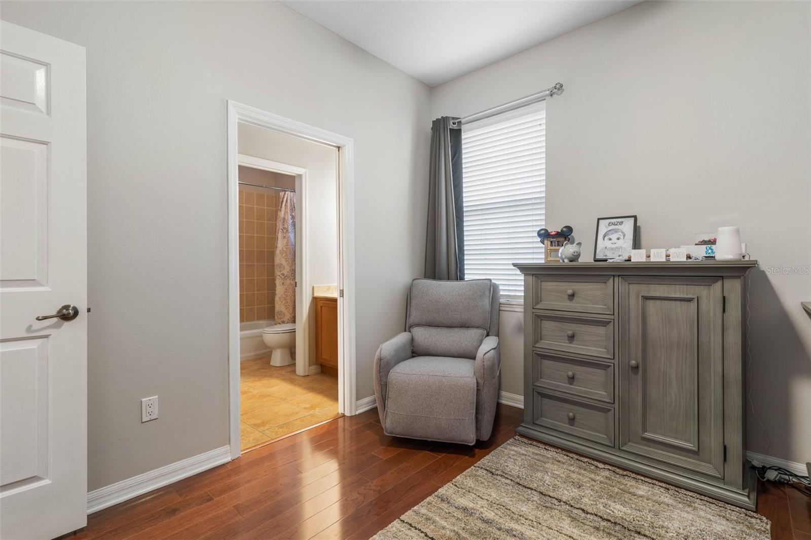 Image 29 of 55 For 21 Whitehall Court