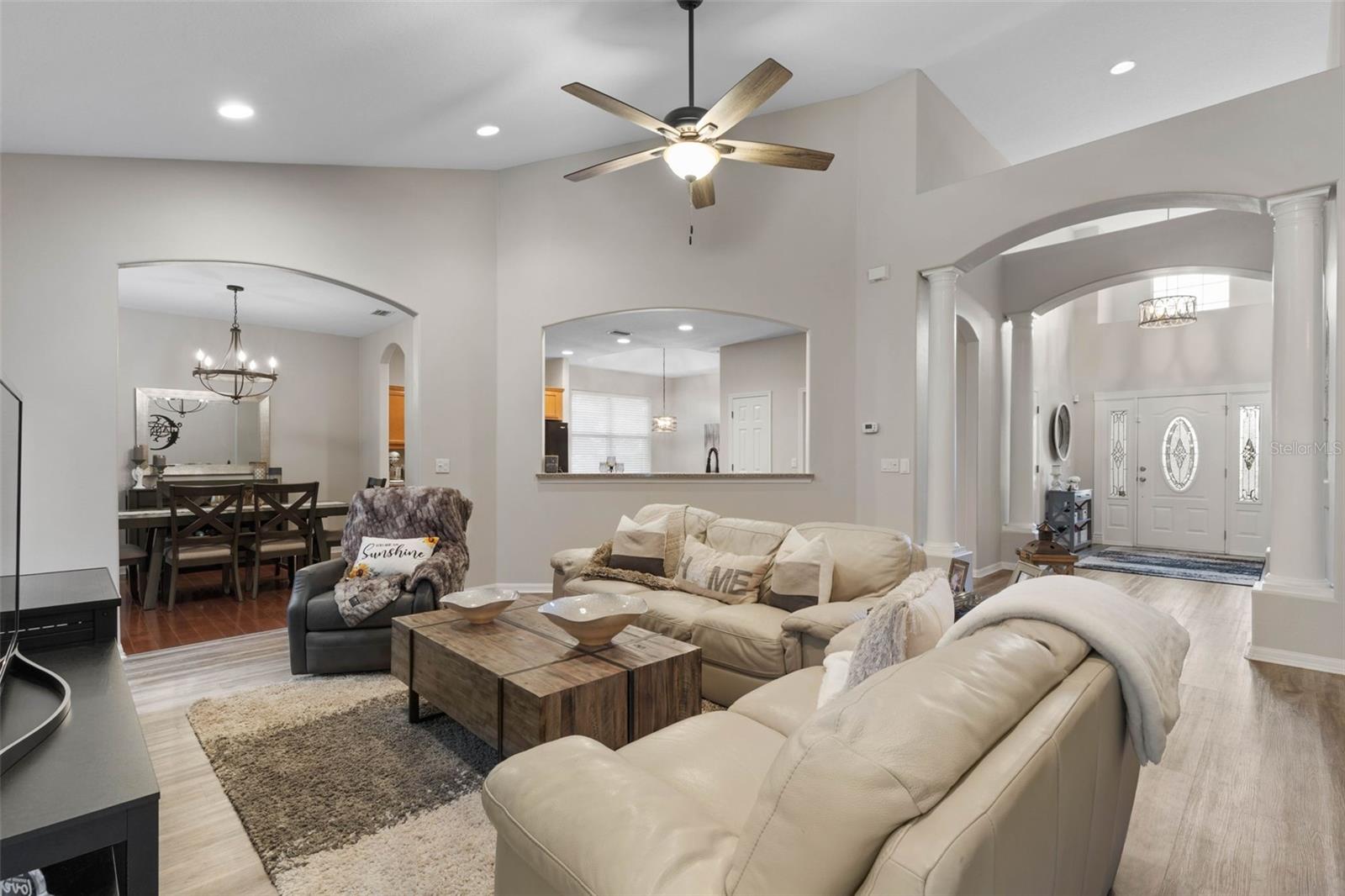 Image 7 of 55 For 21 Whitehall Court