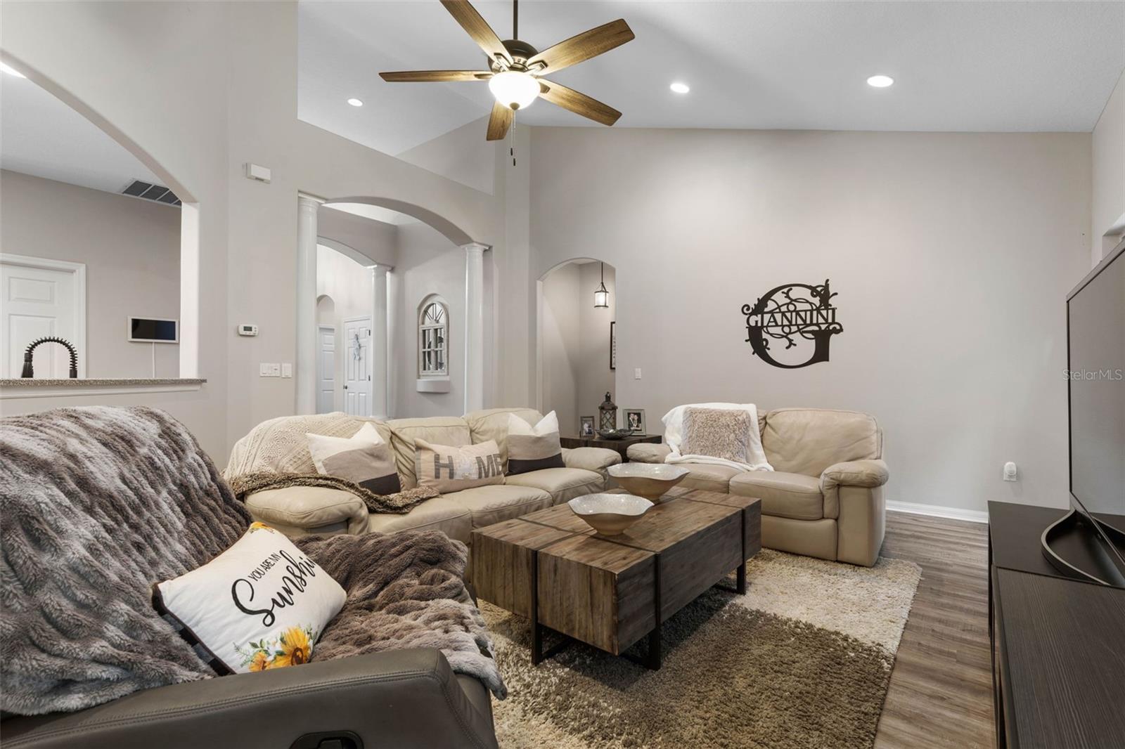 Image 8 of 55 For 21 Whitehall Court