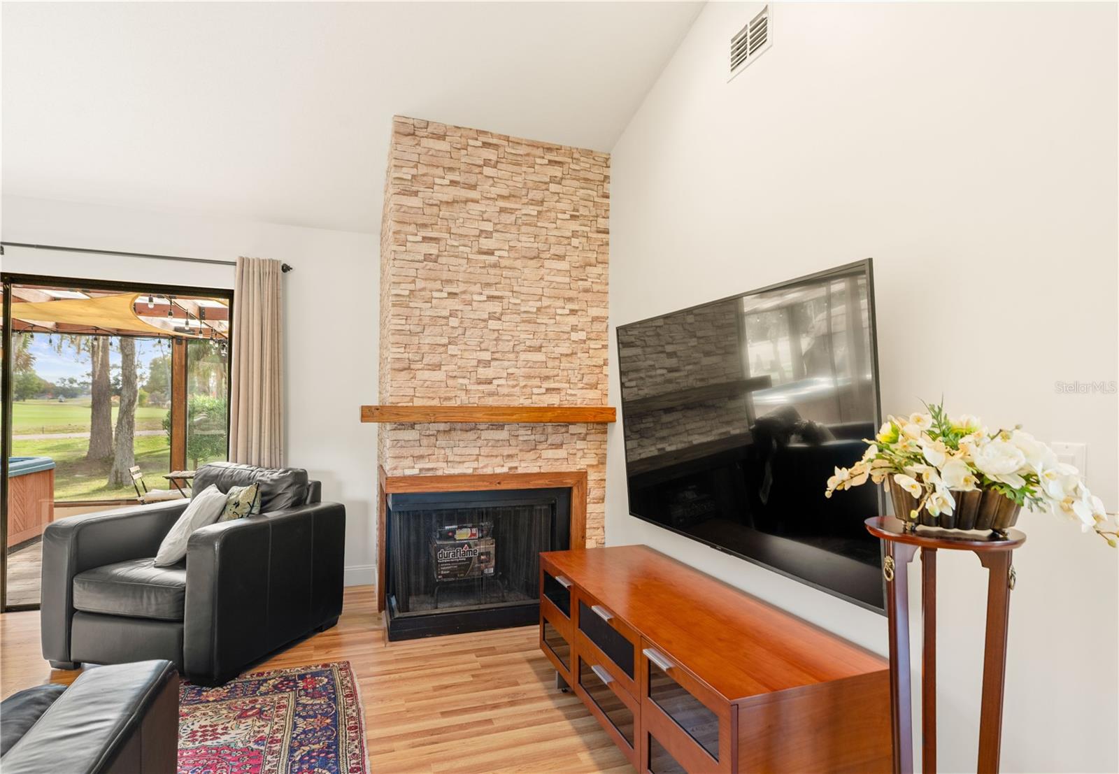 Image 10 of 71 For 340 Wellington Drive