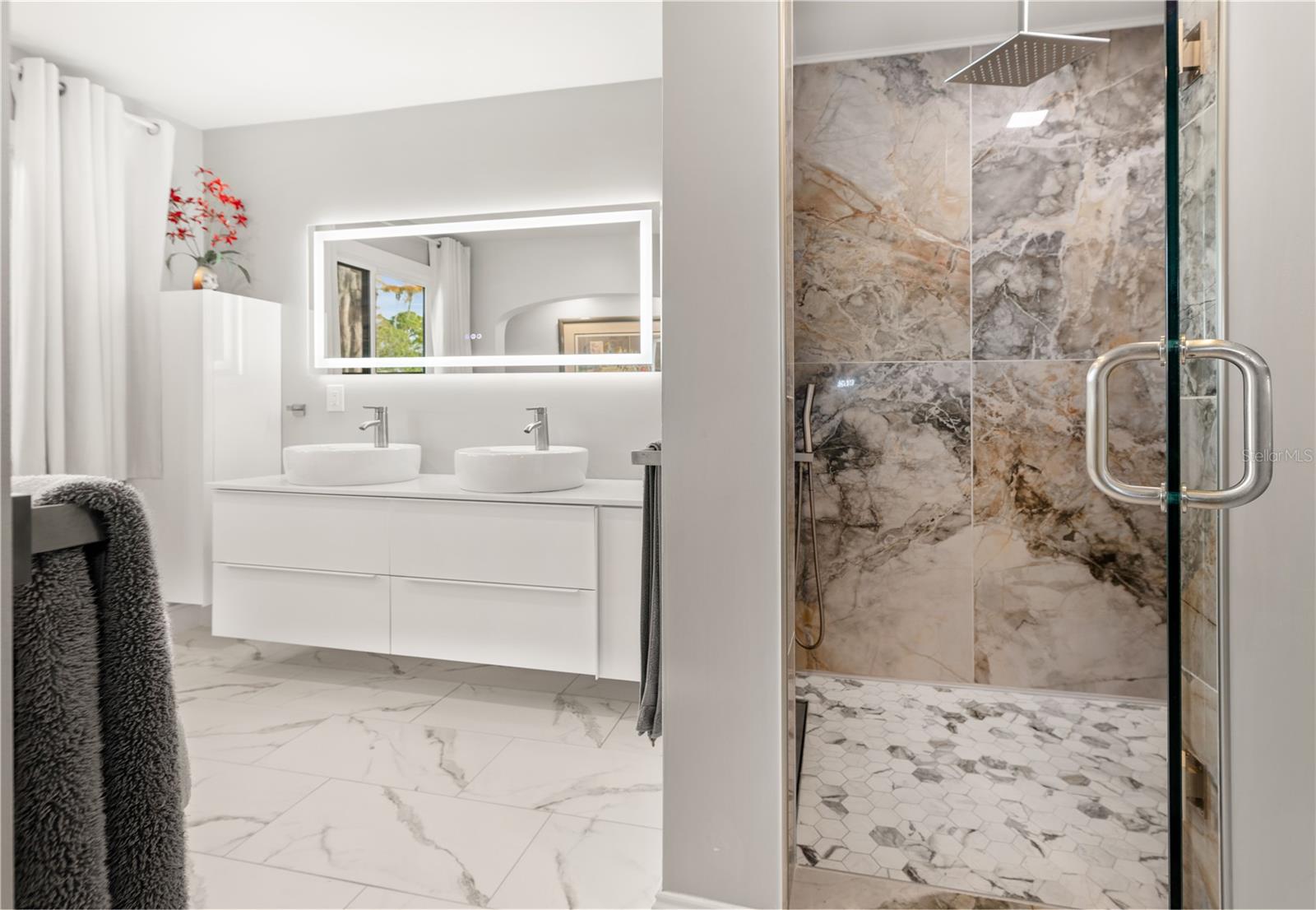 Image 16 of 71 For 340 Wellington Drive