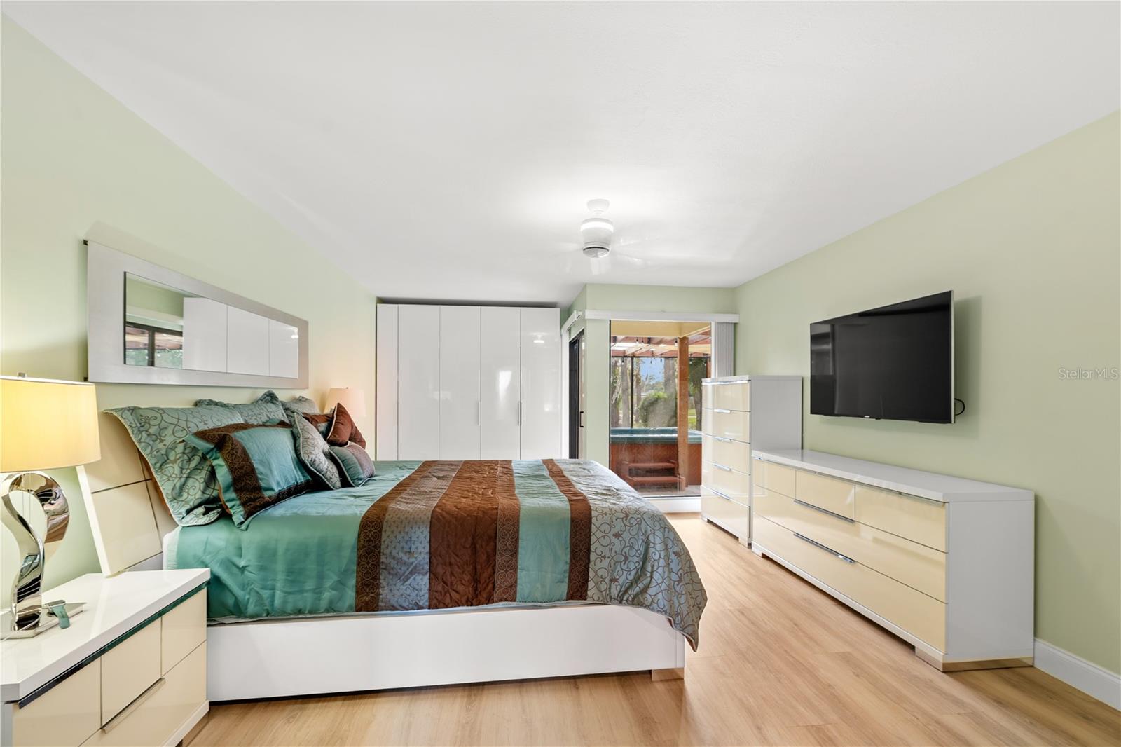 Image 19 of 71 For 340 Wellington Drive