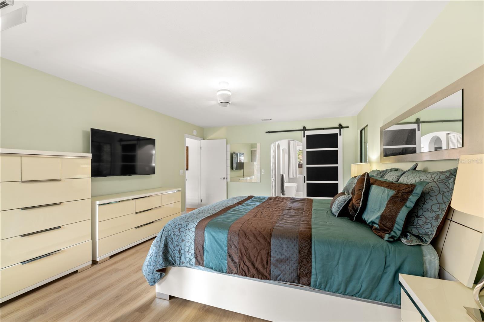 Image 23 of 71 For 340 Wellington Drive