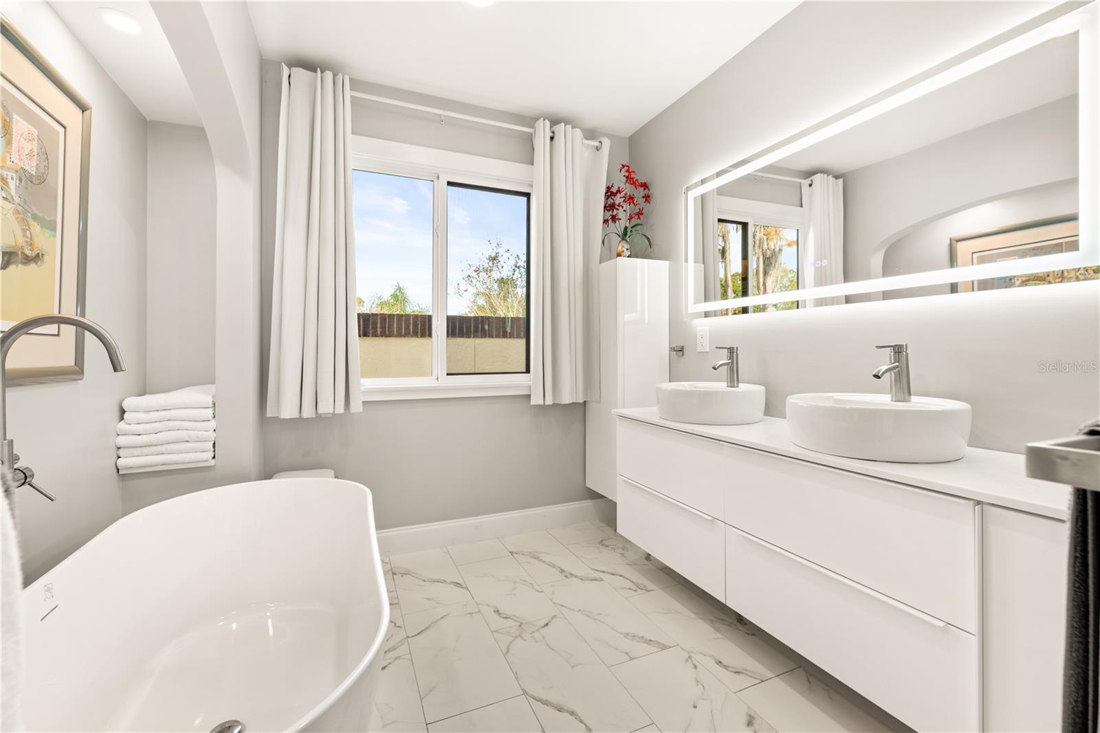 Image 26 of 71 For 340 Wellington Drive