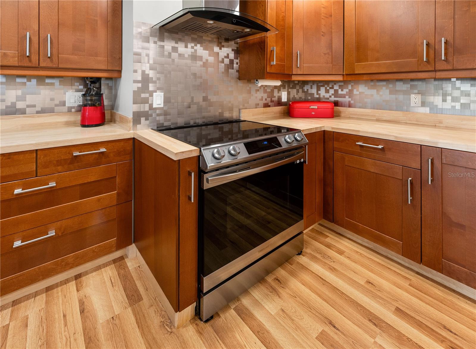 Image 37 of 71 For 340 Wellington Drive