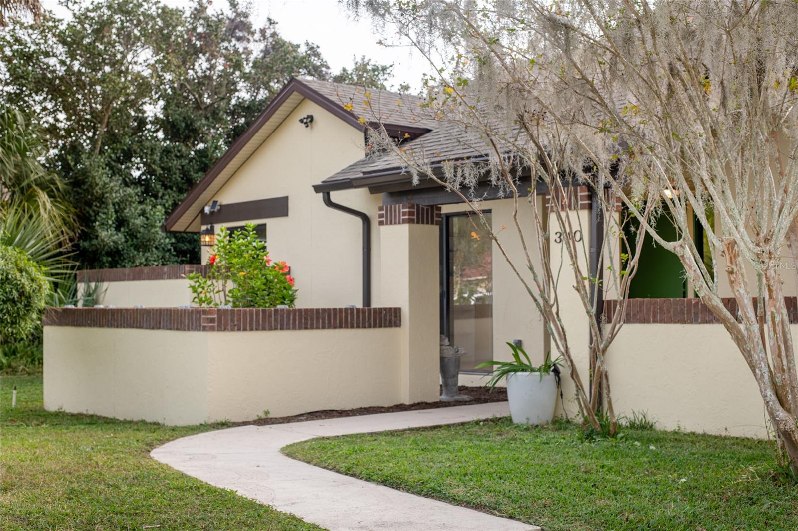 Image 4 of 71 For 340 Wellington Drive