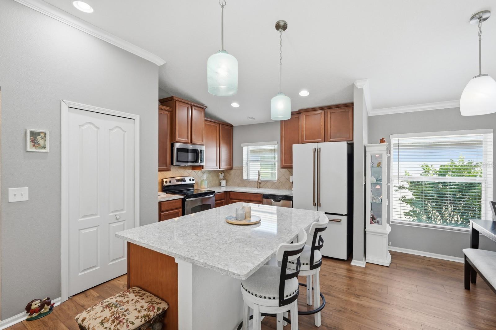 Image 15 of 52 For 3328 Marsili Avenue