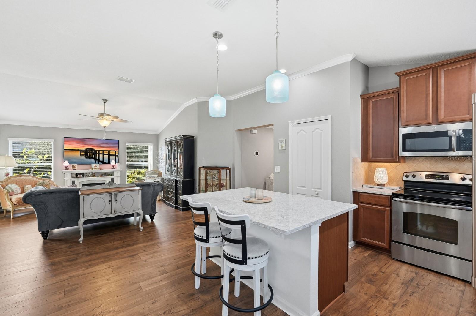 Image 18 of 52 For 3328 Marsili Avenue